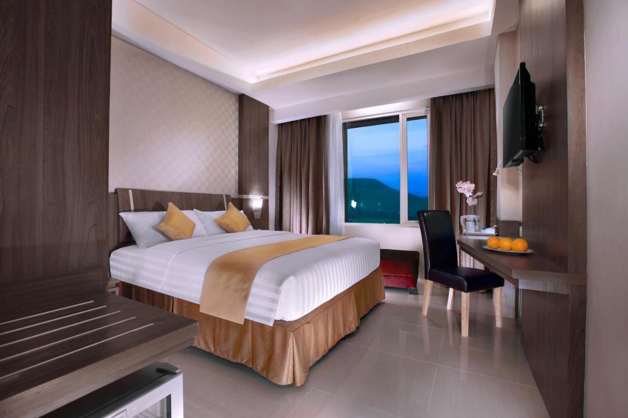 Aston Lampung City Hotel Bandar Lampung Zewnętrze zdjęcie