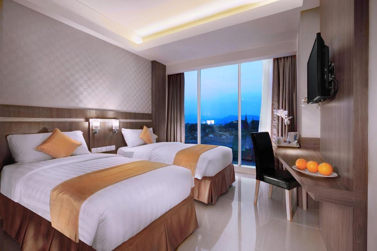 Aston Lampung City Hotel Bandar Lampung Zewnętrze zdjęcie