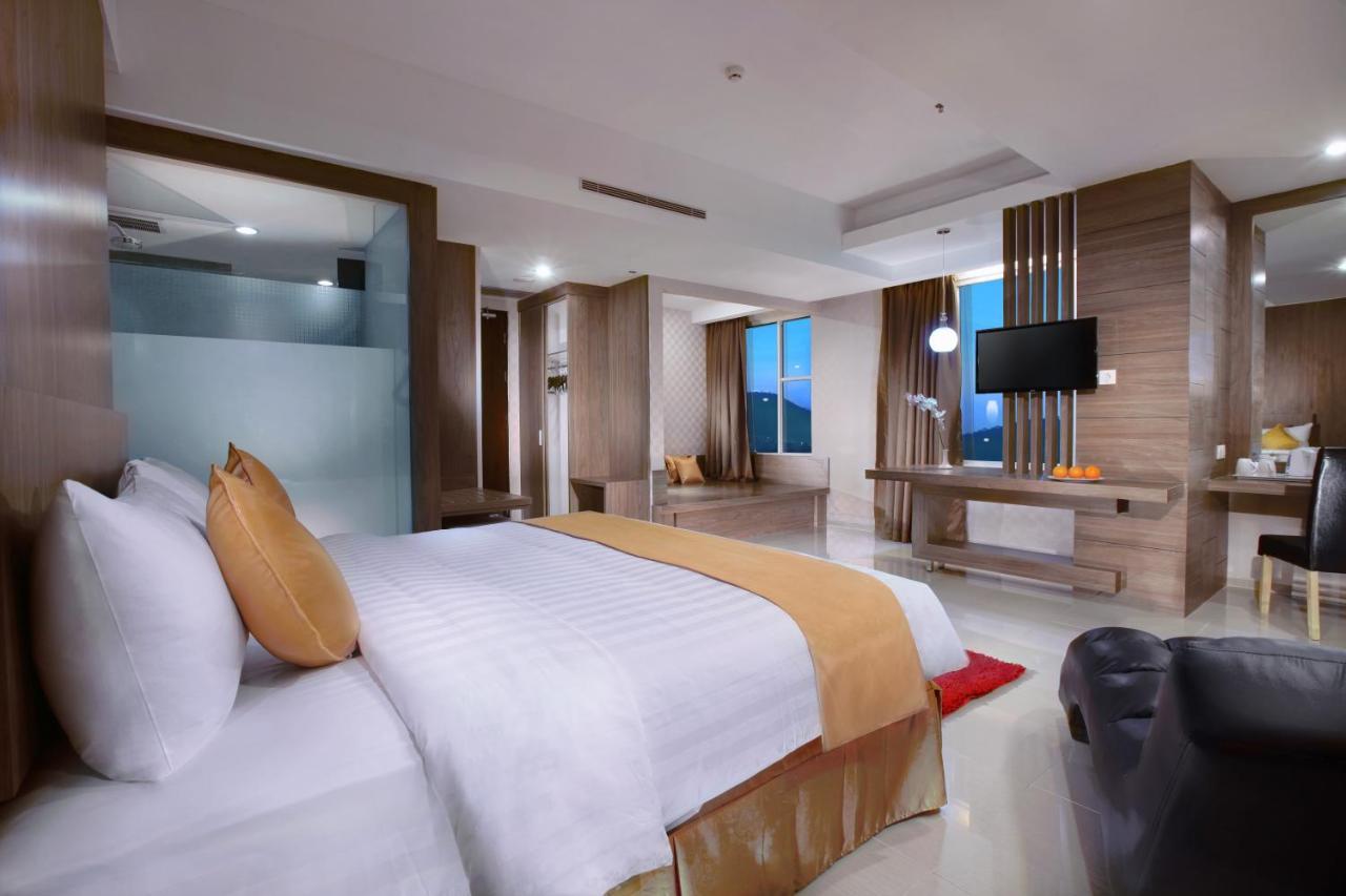 Aston Lampung City Hotel Bandar Lampung Zewnętrze zdjęcie